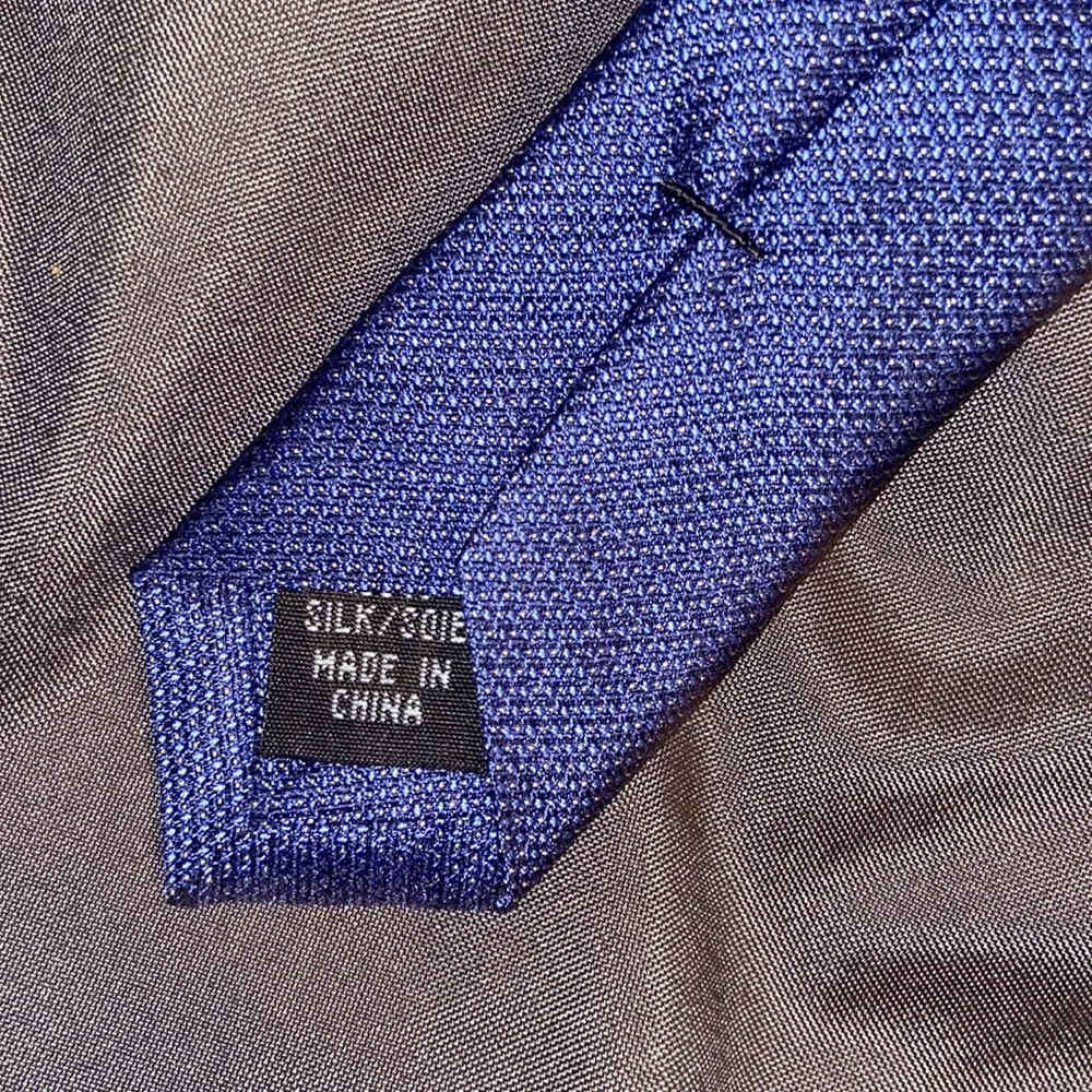 Blue 100% silk Calvin Klein necktie
